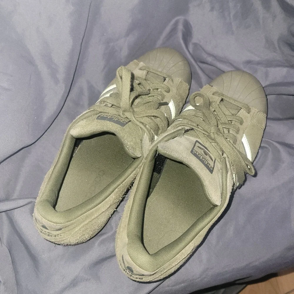 Adidas Superstar Green Suede Low Top Sneakers Lace Up Rubber Sole Size 11
